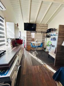 Fairview Place Apartment 4 Sole traveler 575