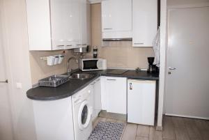 Central with charm and sea views
