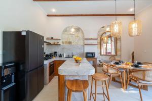 Villa Carpe Diem - Mediterranean 2BR with Jungle Views in Nyanyi