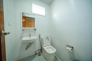 Twin Residences with Jacuzzi in Tagaytay CASA RENEE