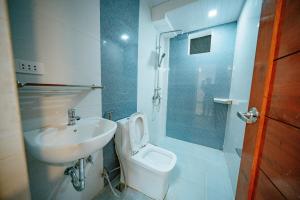Twin Residences with Jacuzzi in Tagaytay CASA RENEE