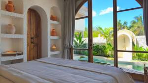 Villa Alora - Central & Spacious