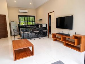 Izzy Villa - 2BR Private Pool Villa