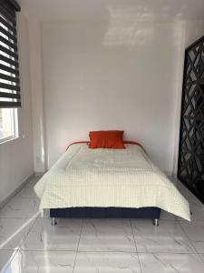 Departamento entero con estacionamiento privado