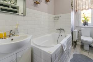 Bogedaina Central Apartment by BookingHost