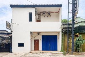 RedDoorz near LRT Taman Mini Jakarta