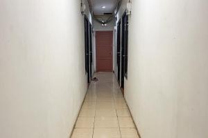 RedDoorz near LRT Taman Mini Jakarta