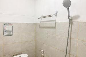 RedDoorz near LRT Taman Mini Jakarta