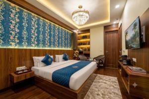 EL DE Rosewood Suites Near Delhi IGI Airport and Aerocity