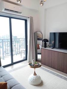 GRAND RESIDENCES 2BR AND 2 BATHS in the heart of CEBU CITY