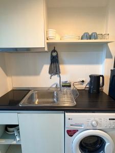 Skyline 1BR Condo on High Floor, Sukhumvit 48, Near On-Nut & Walk to BTS Phra Khanong