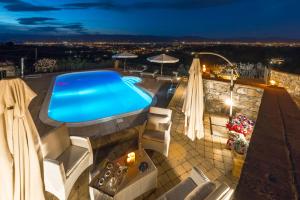 Villa Casalguidi by PosarelliVillas