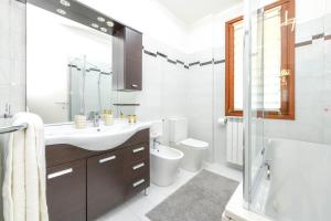 Casa Monti degli Olivi short-term rental house