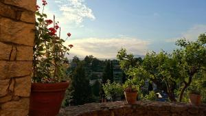 Colle della Ninfa - Teti, la villa dei tramonti