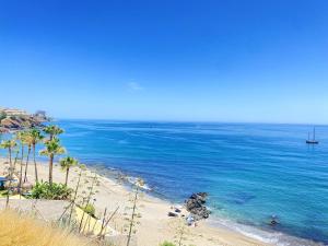 MRV Blue Coast King Bed by the Sea