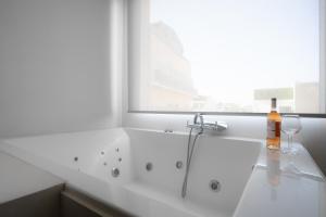 Dema Luxury Suites - Perikleous E8