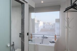 Dema Luxury Suites - Perikleous E8