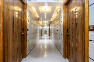 Hotel Grand Plaza - Near New Delhi Railway Station And Connaught Place - By M S Hospitality