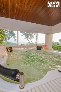 StayVista at Iris Valley with Pool, Mountain View