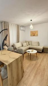 Cozy & Modern Retreat 10 Min from Tirana Center