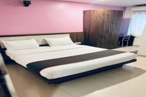 FabHotel Home Town