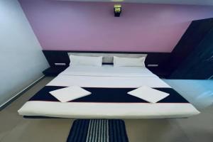 FabHotel Home Town