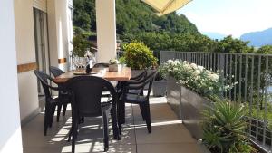 Frederic Lake View Apartment