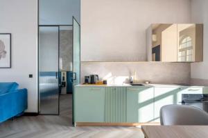 Royal Retreat Wellness Jacuzzi & Sauna