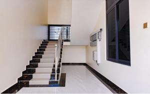 Inaya Homes Modern 1Bedroom Apartment 1