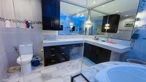 Elegant 1 Bedroom Home Huge Living Area Terrace