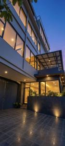 Shera Suites