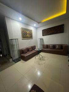 Alee Homes Cafe