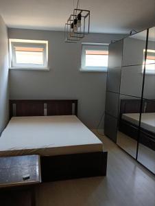 Lumina I 2BR Apart with AC & Parking & Balcony I Center
