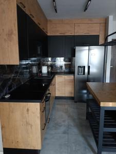 Lumina I 2BR Apart with AC & Parking & Balcony I Center
