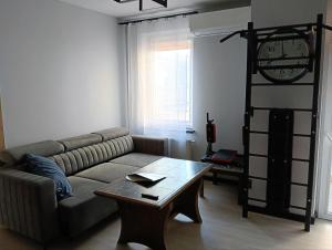 Lumina I 2BR Apart with AC & Parking & Balcony I Center