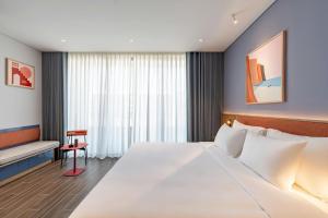 Top Floor Bedroom Privacy Vibe