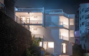 The Zen Cove By Crown stays Kasauli