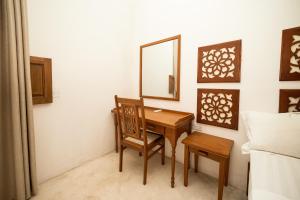 Behind the Fort Lamu by Mokawa
