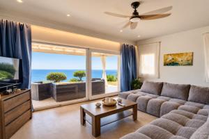 Villa Vardia-Amazing Seaviews with heated pool