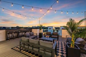 2 Hot Tubs Karaoke Game Room Downtown Nashville