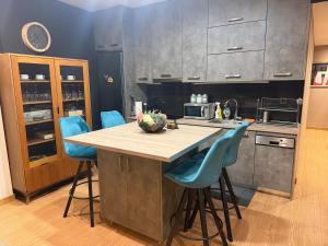 King George Urban Apartment