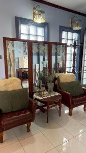 Modern Thai Vintage Place Living