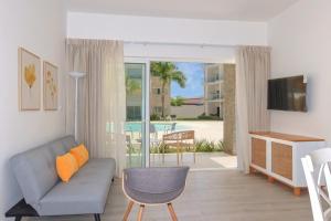 Paseo Playa by Destination Jelly