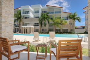 Paseo Playa by Destination Jelly