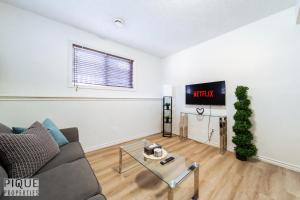Chic Modern Vibes - Sleeps 6 - Netfix - Wifi - Long Stays