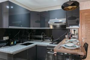 Modern, chic, comfortable, and artistic apartment