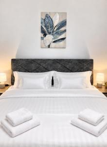 BW City Lights LUX Retreat