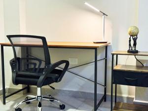 8min to US Consulate Fast WiFi Free Parking