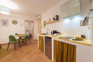 Roccaura - Apartments in Cefalù Old Town
