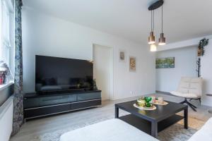 Riverside Park Apartment